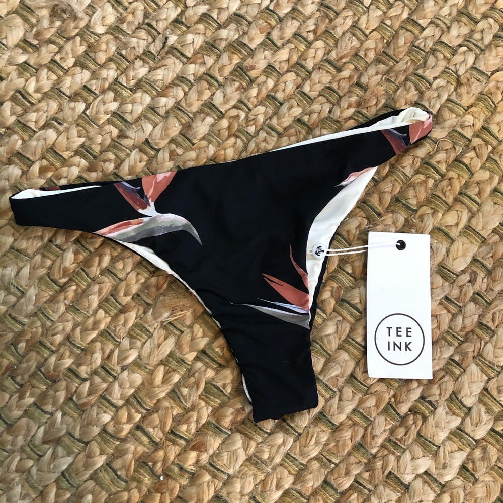 NWT TEE INK SWIM ❤️‍🔥 BIKINI BOTTOMS SIZE MEDIUM